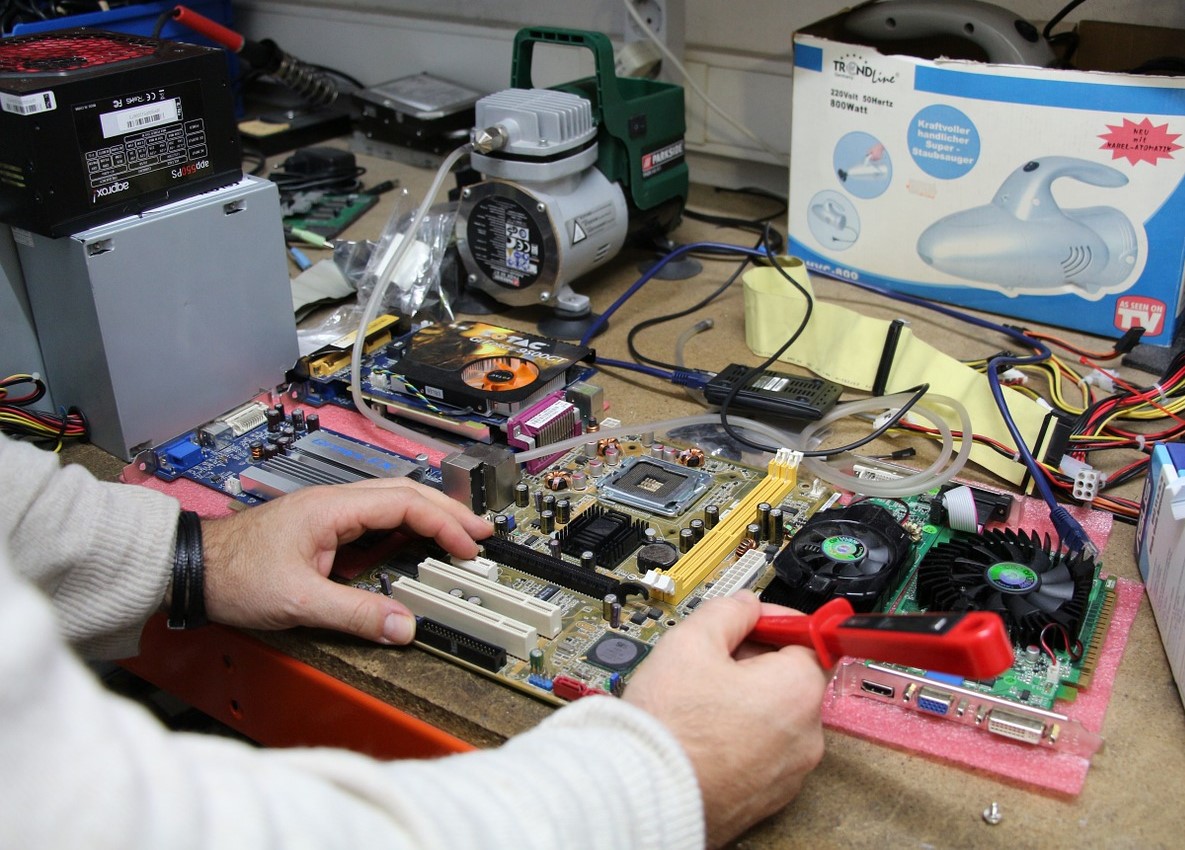 reparación de computadoras, impresoras, laptops, servidores, escáners